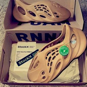 Adidas foam runner Size 13